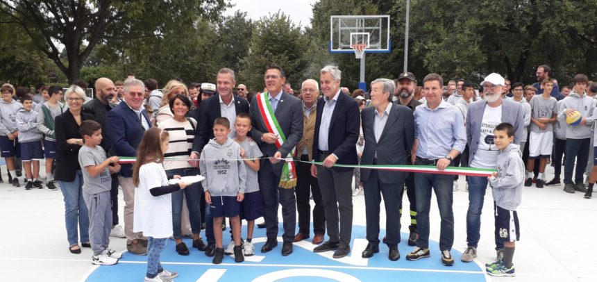 Inaugurato il Playground ’52, in tantissimi per l’apertura del campo da basket di Via delle Querce